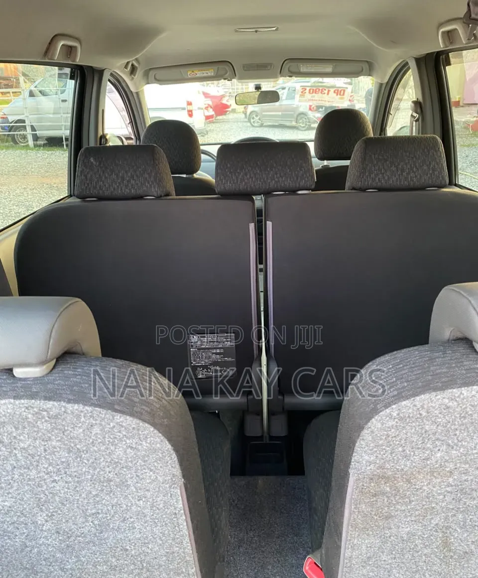 Toyota Sienta 1.5 AWD 2015 Black