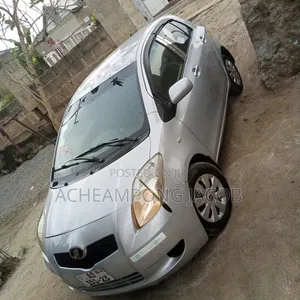 Toyota Vitz 1.3 AWD 3dr 2010 Silver
