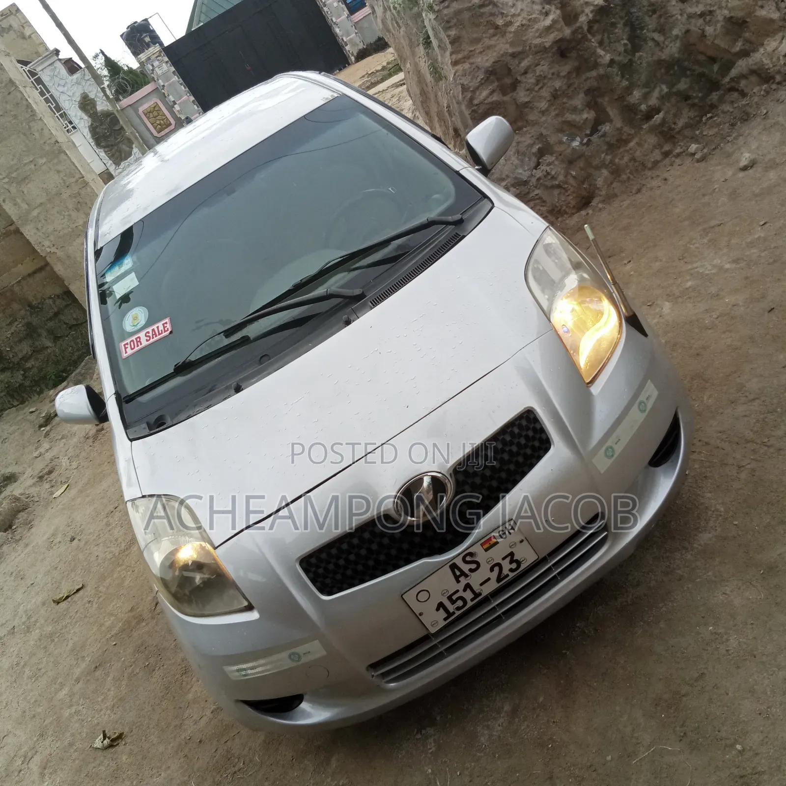 Toyota Vitz 1.3 AWD 3dr 2010 Silver