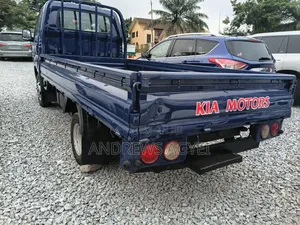 Kia Bongo 2015 Blue