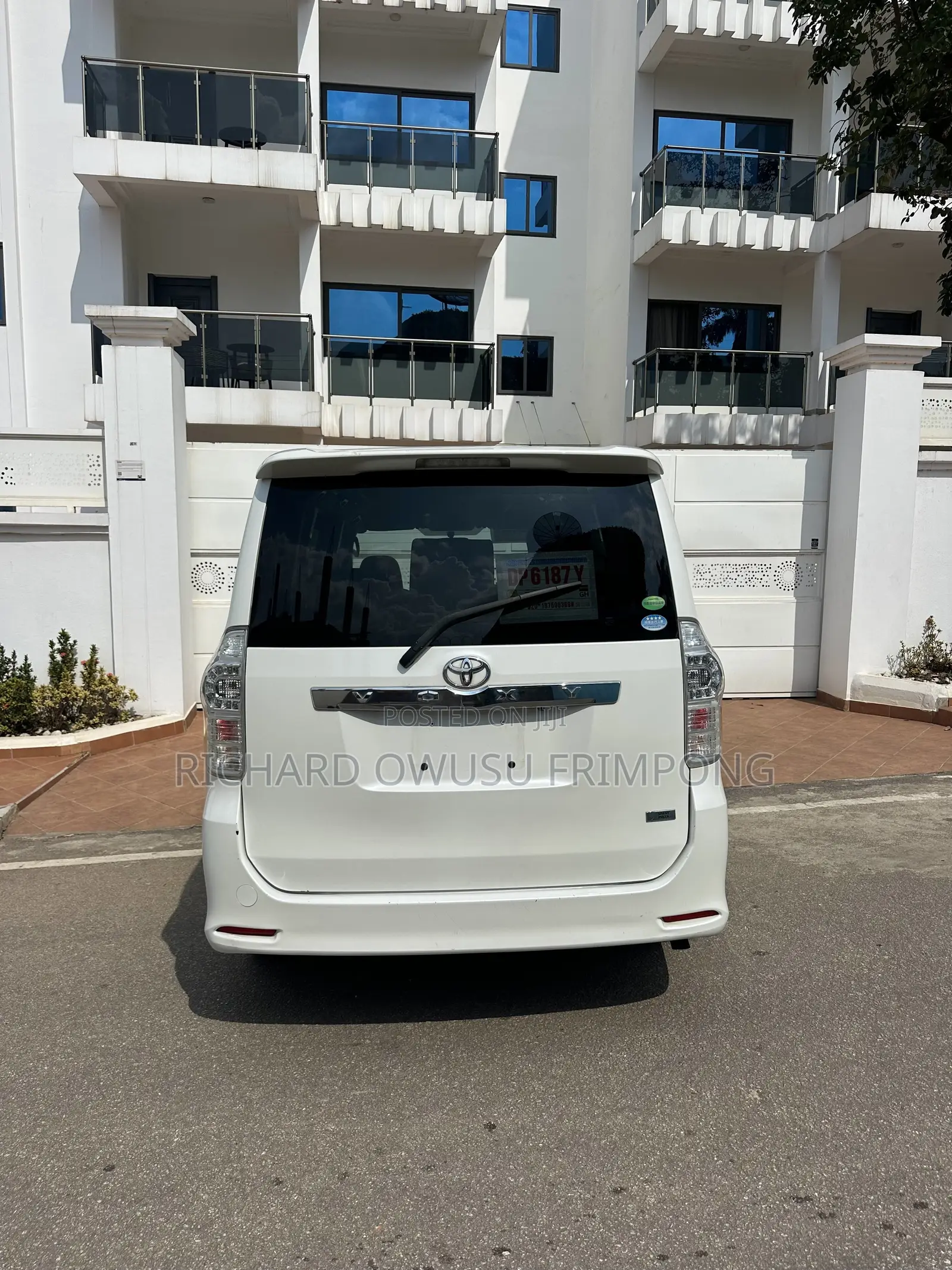 Toyota Voxy 2012 White