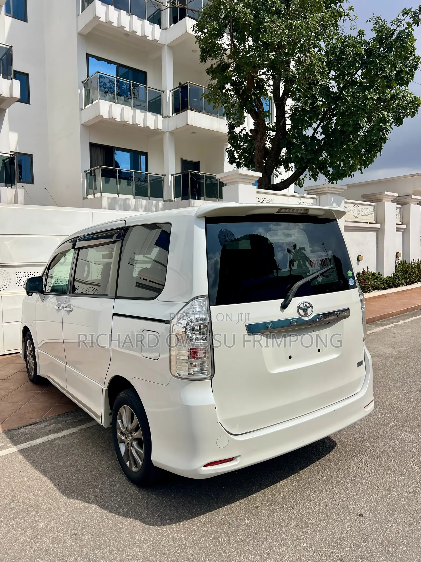 Toyota Voxy 2012 White