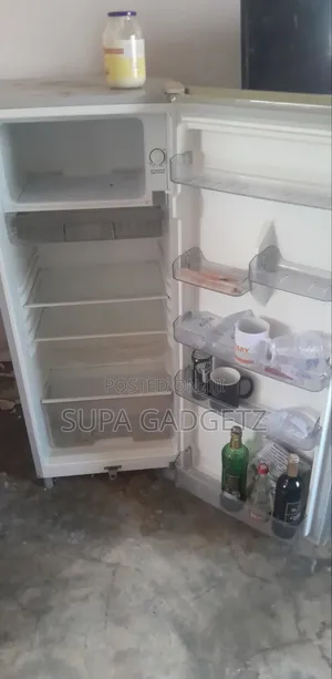 Midea Refrigerator With Freezer 181 Litre & Door Lock