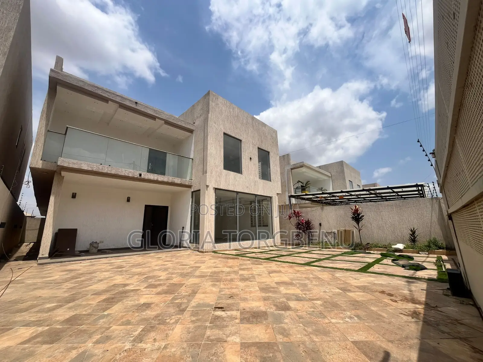 4bdrm House in East Legon for sale