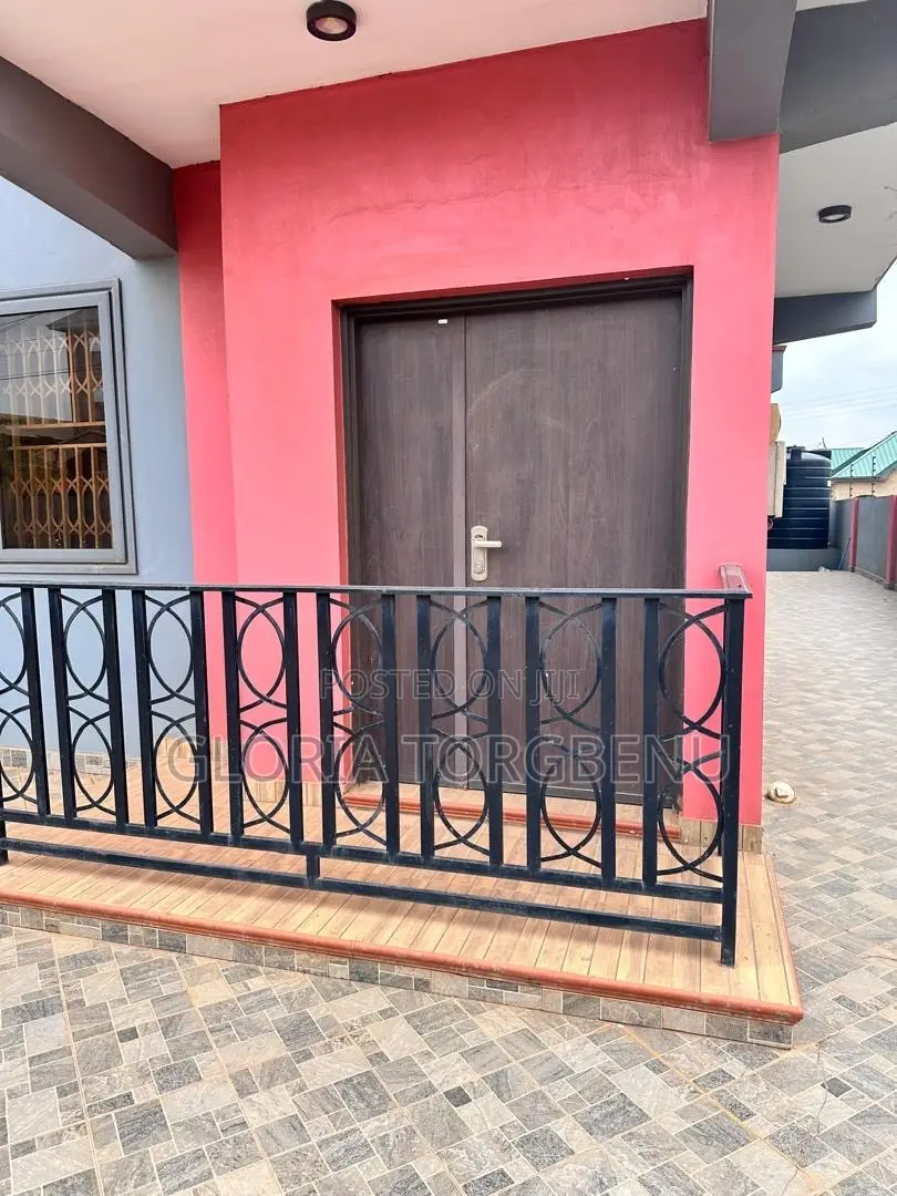 3bdrm House in East Legon for rent