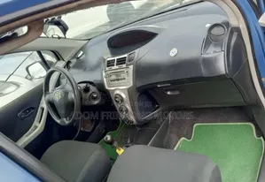 Toyota Yaris 2010 Blue