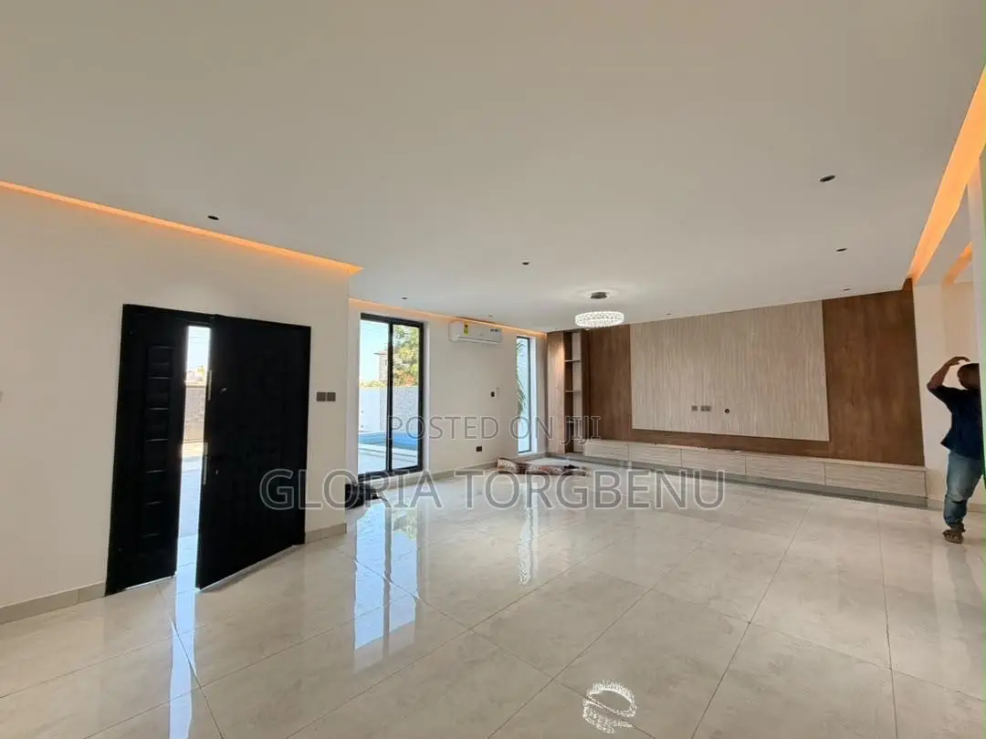 4bdrm House in Ashaley Botwe for sale