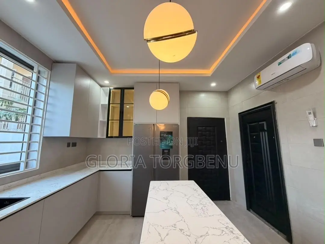 4bdrm House in Ashaley Botwe for sale