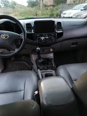 Toyota Hilux 2012 Black