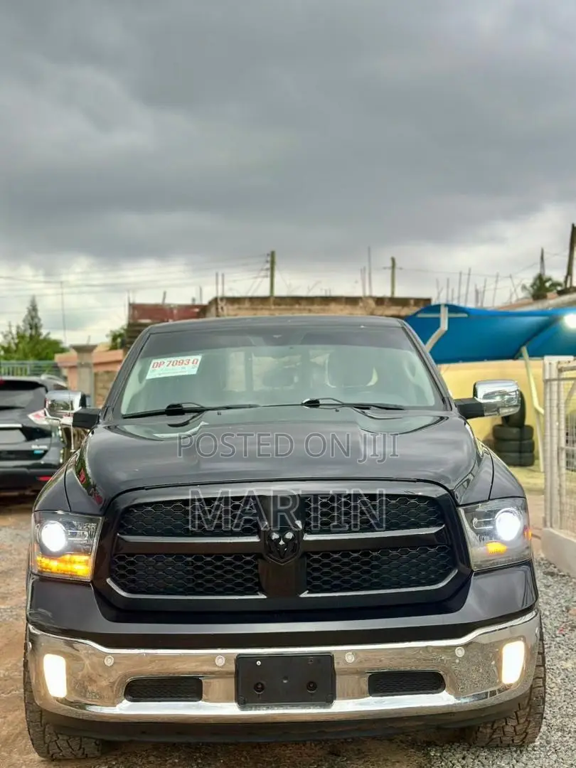 RAM 1500 2018 Black