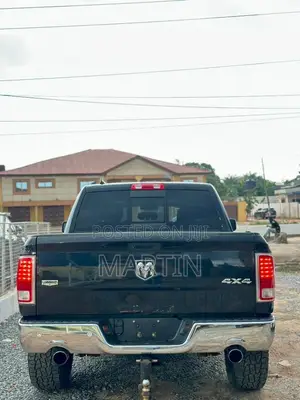 RAM 1500 2018 Black