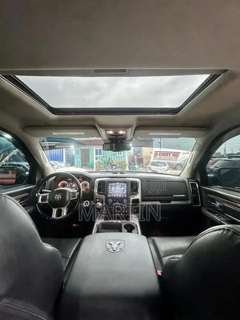 RAM 1500 2018 Black