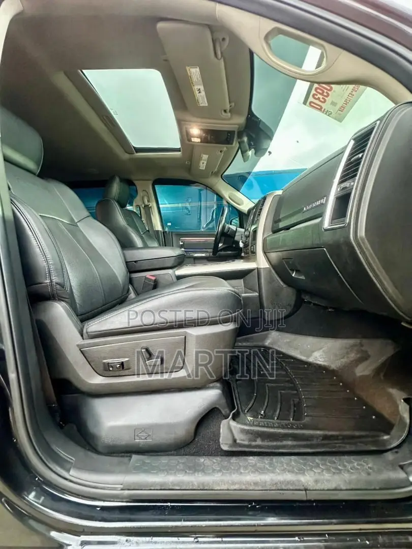 RAM 1500 2018 Black
