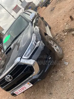 Toyota Hilux 2014 Black