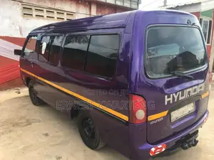 Hyundai H-100 2004 Blue