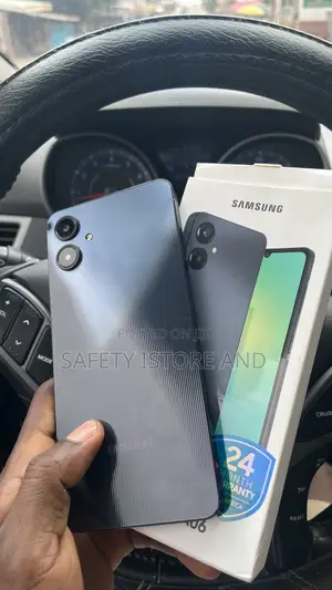 Samsung Galaxy A06 64 GB Black