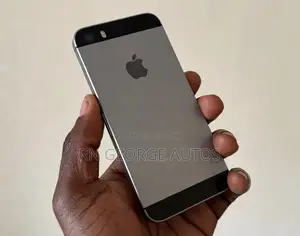Apple iPhone SE 32 GB Silver