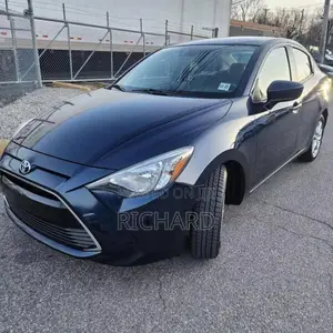 Toyota Yaris 2018 Blue