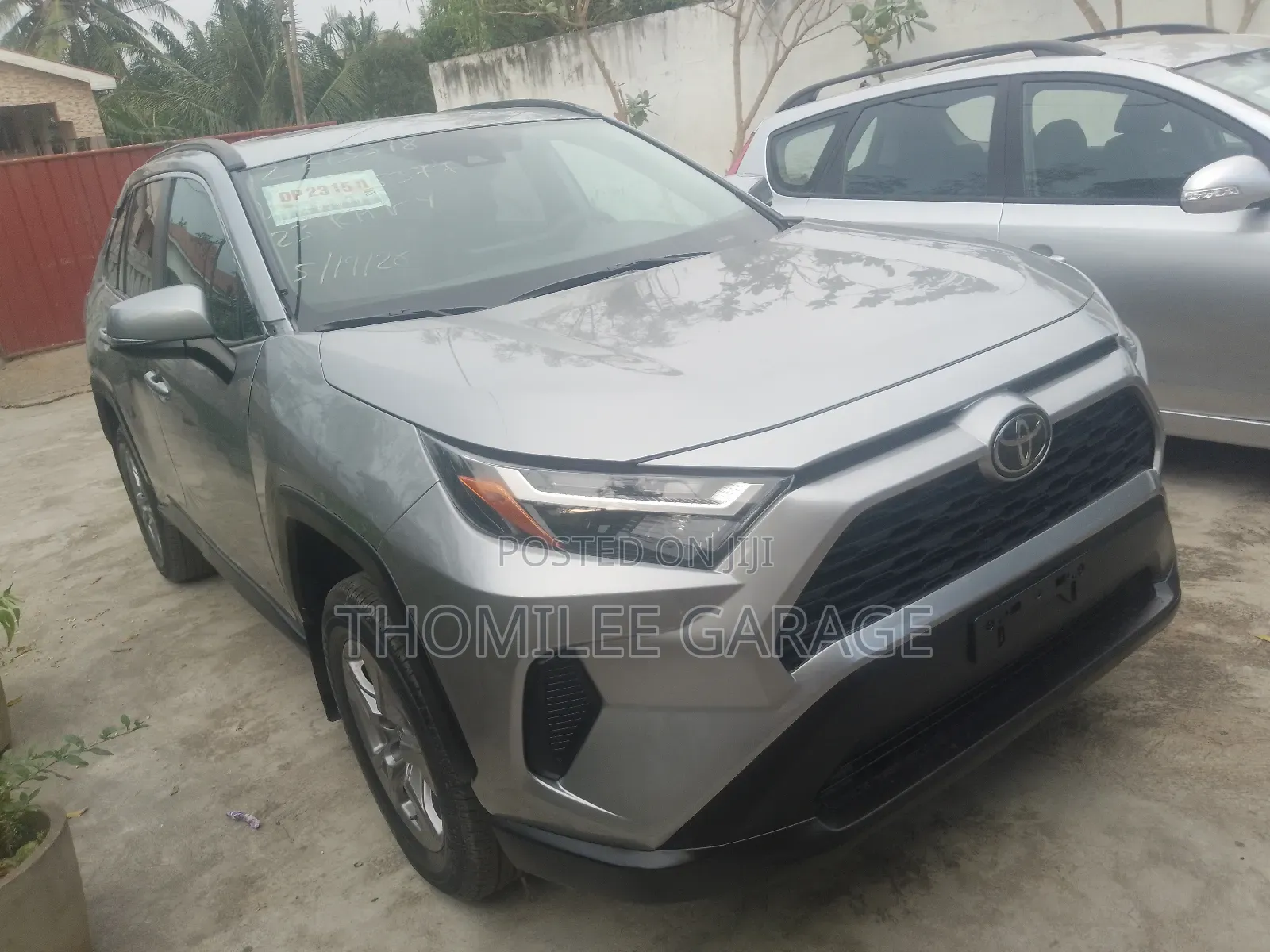 Toyota RAV4 XLE AWD 2023 Silver