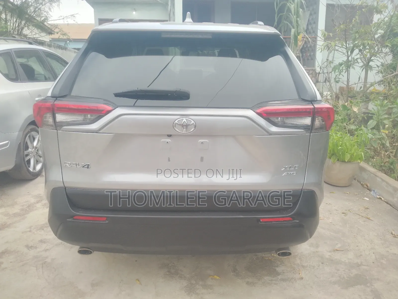 Toyota RAV4 XLE AWD 2023 Silver