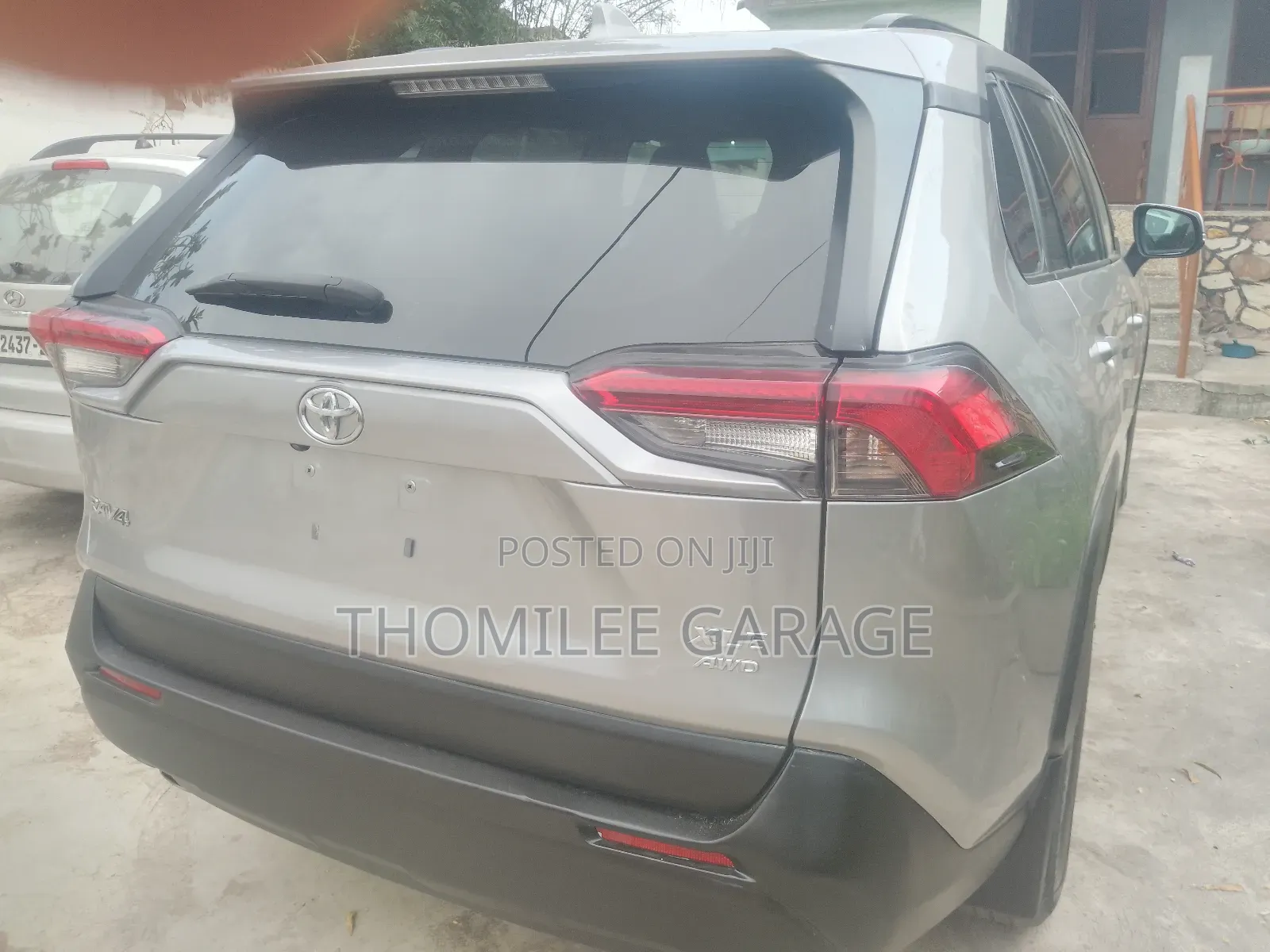 Toyota RAV4 XLE AWD 2023 Silver