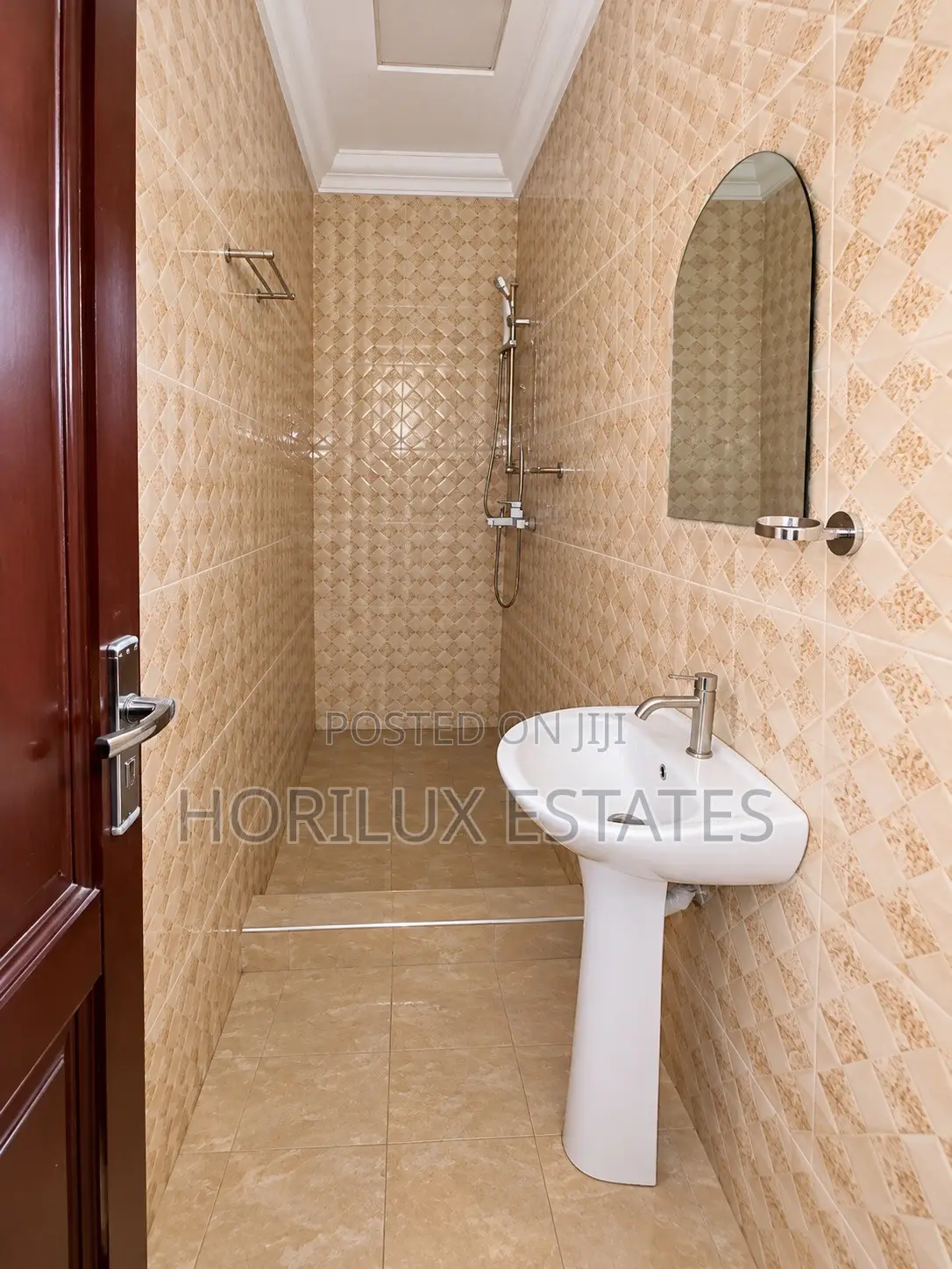 3bdrm Duplex in Oak Villa, Abokobi for sale