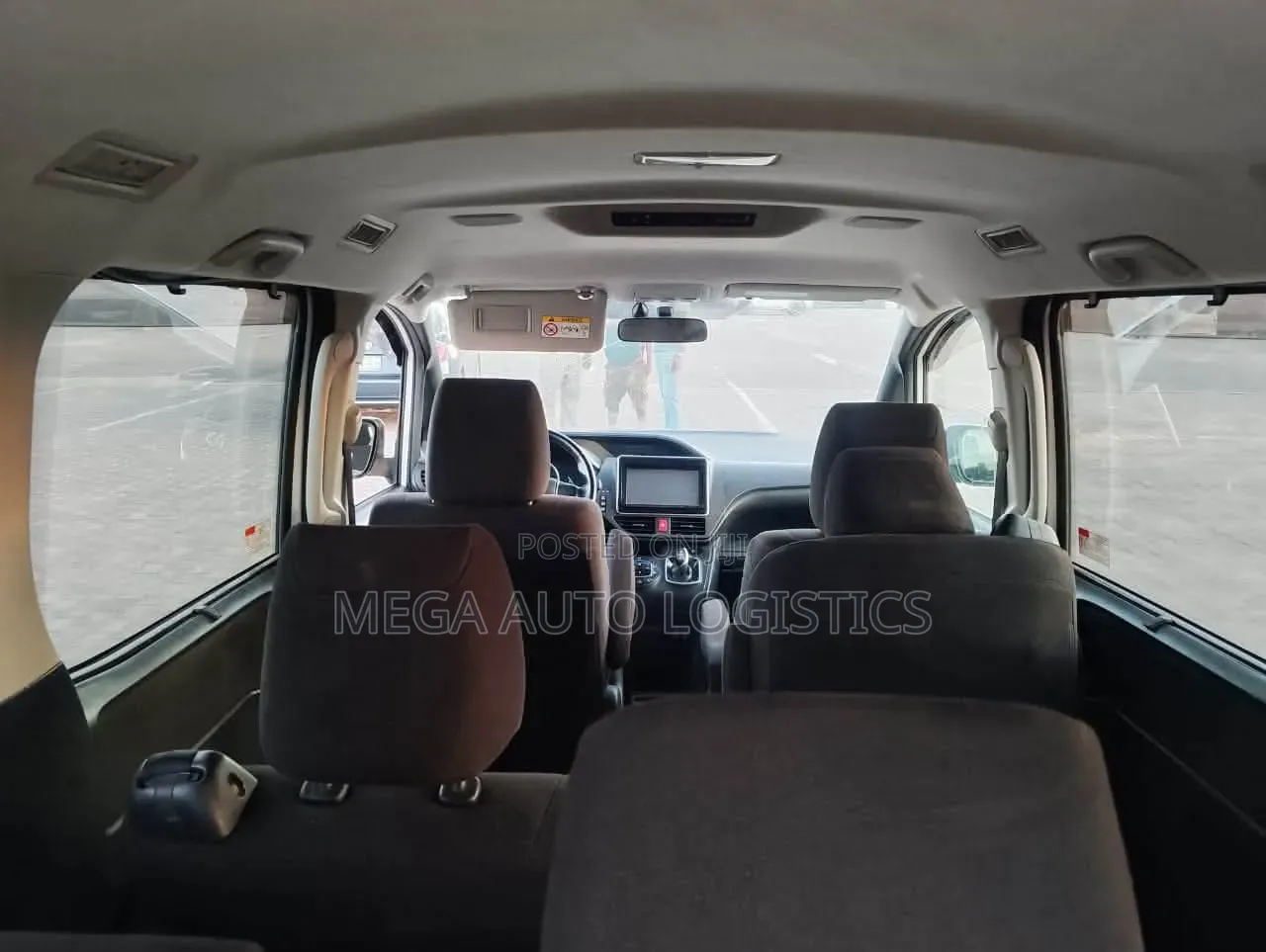 Toyota Voxy Hybrid X 2WD 7-Seater 2015 White
