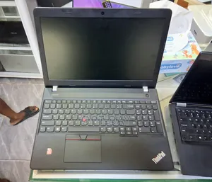 Laptop Lenovo ThinkPad E575 8GB AMD A8 HDD+SSD 500GB