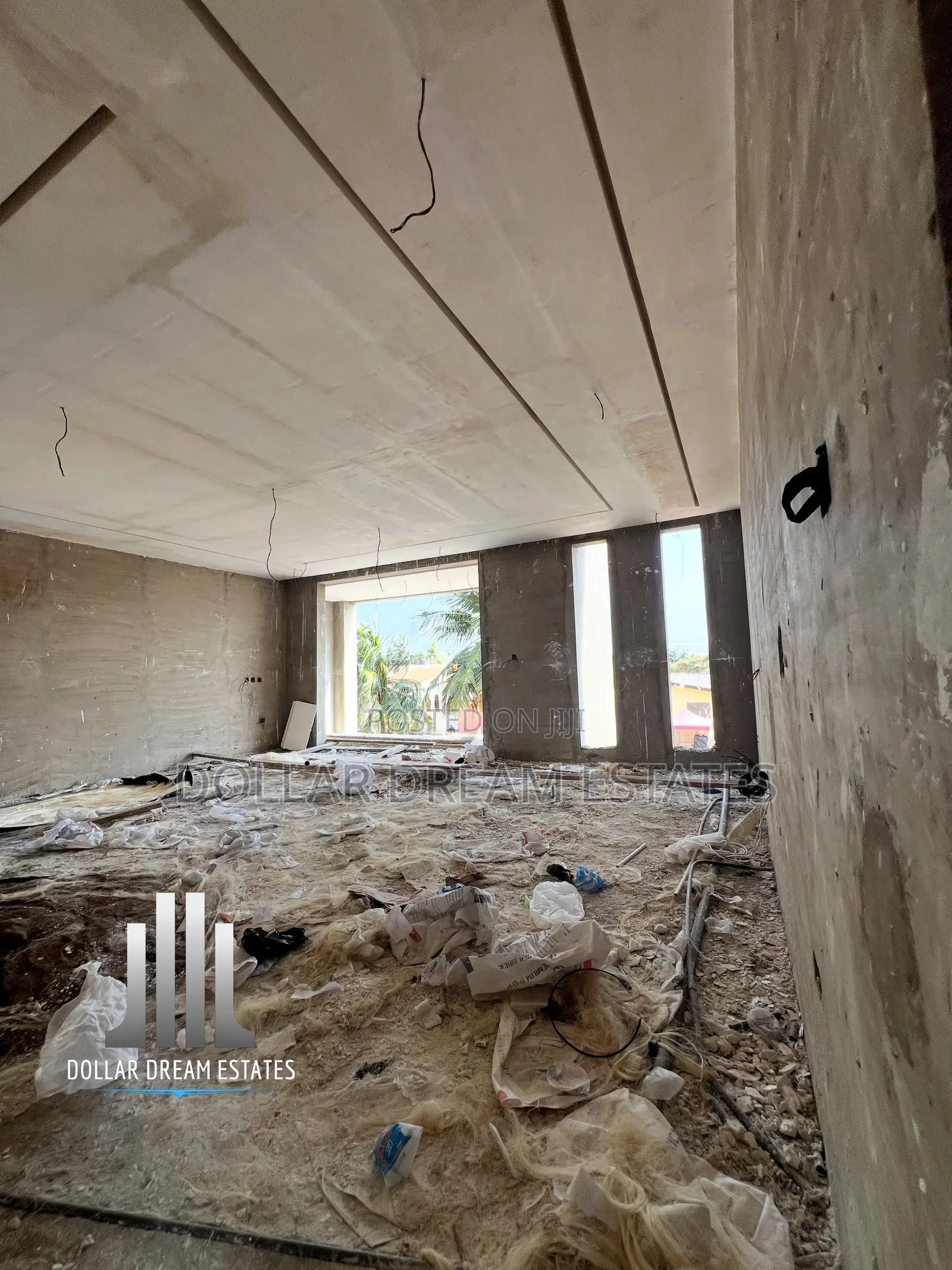 4bdrm Duplex in North Legon for sale