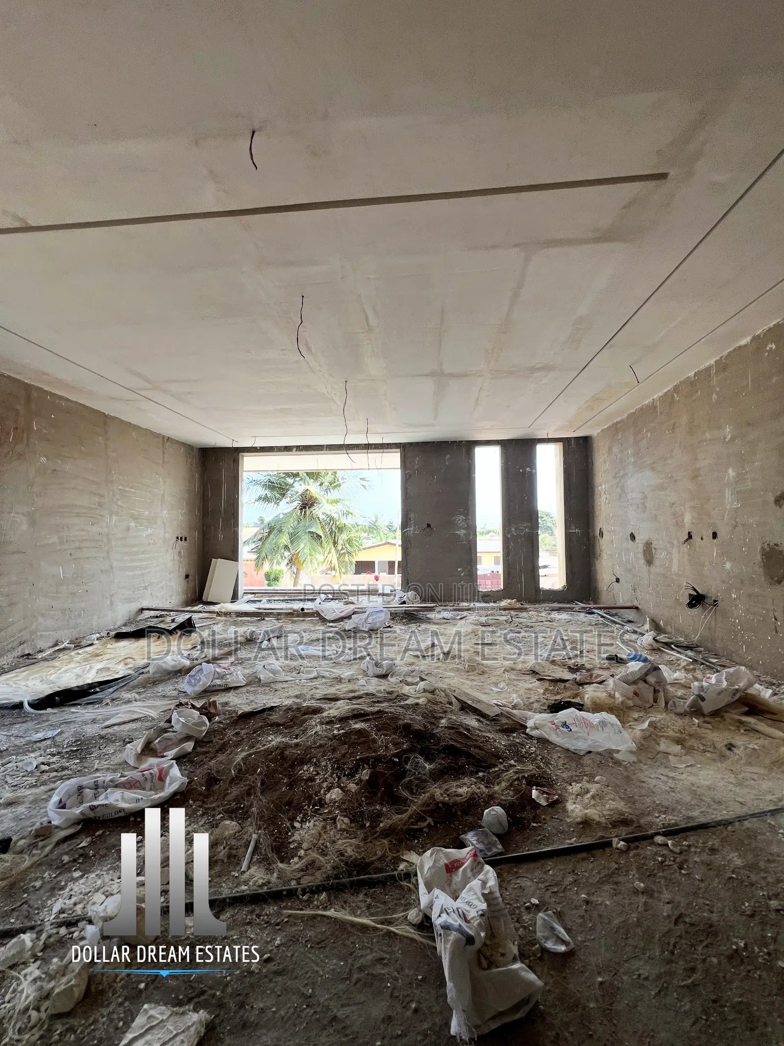 4bdrm Duplex in North Legon for sale