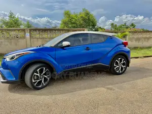Toyota C-HR XLE Prermium FWD (2.0L 4cyl 2AM) 2018 Blue