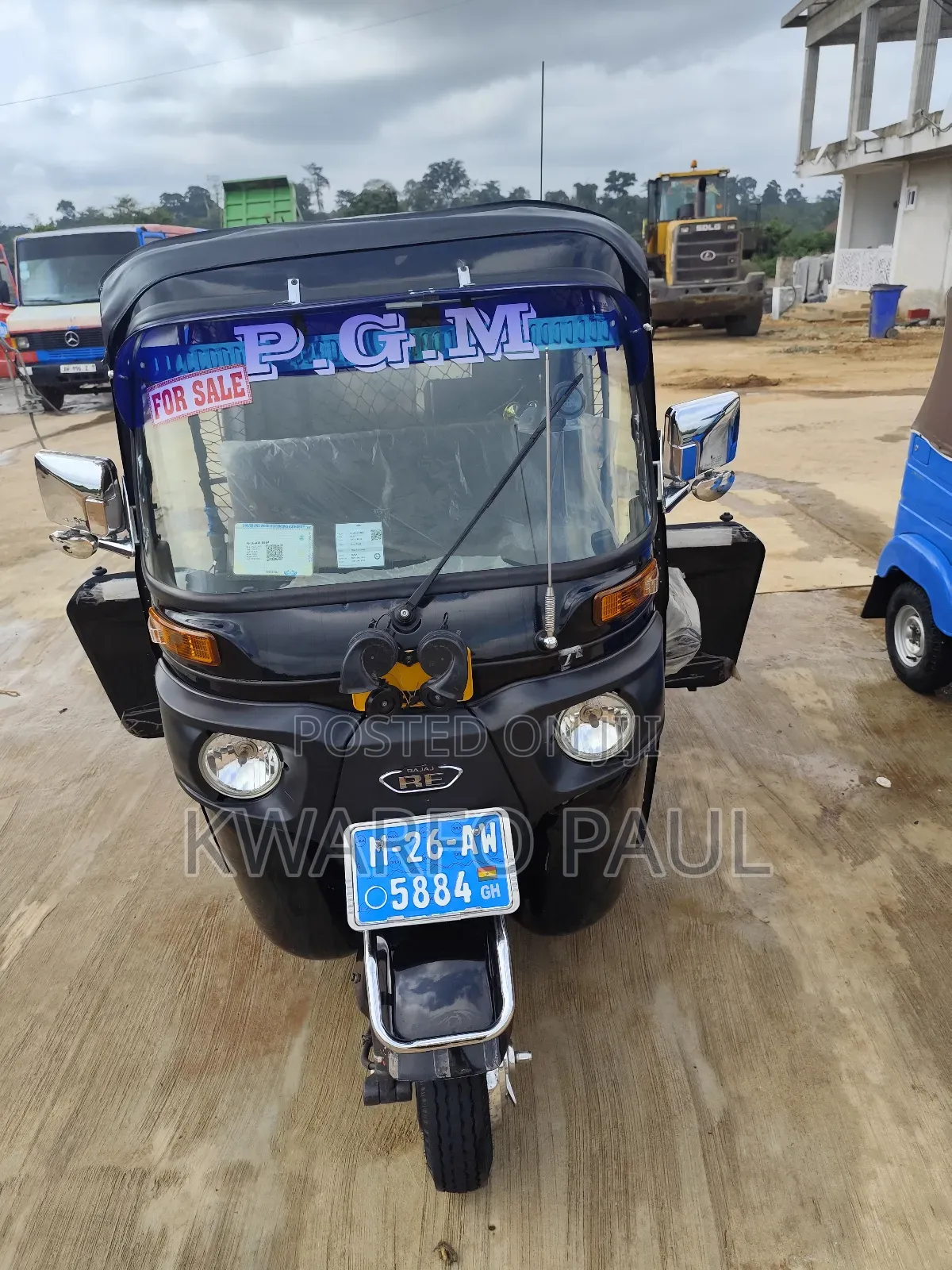Bajaj RE 2025 Red