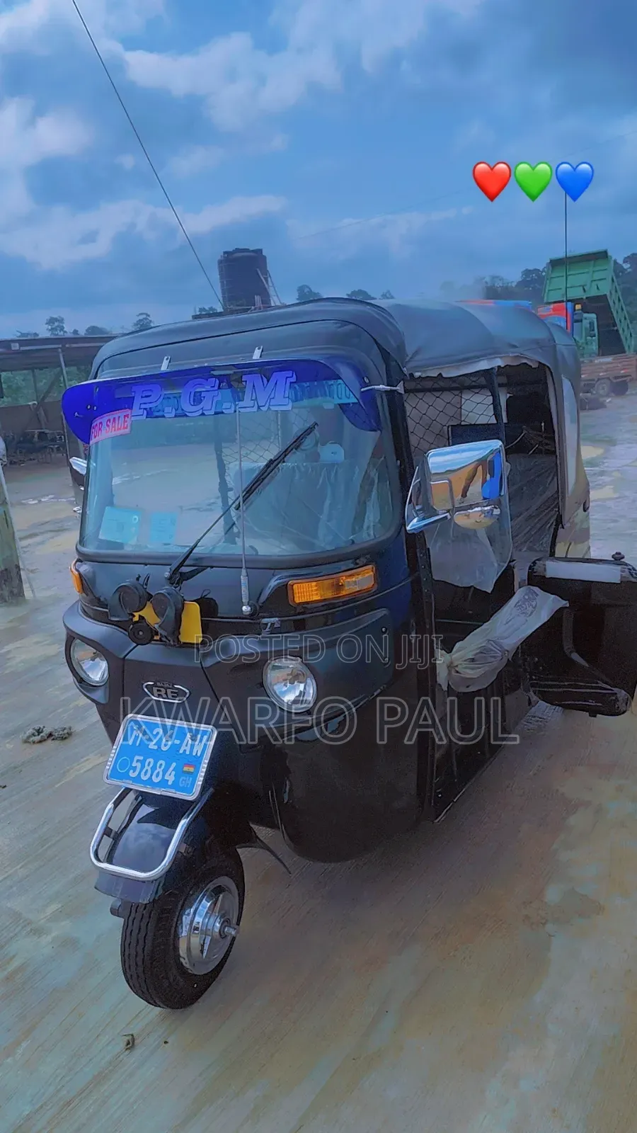 Bajaj RE 2025 Red