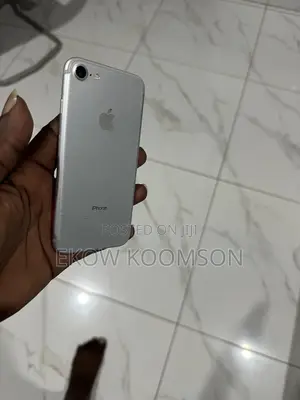 Apple iPhone 7 32 GB Silver
