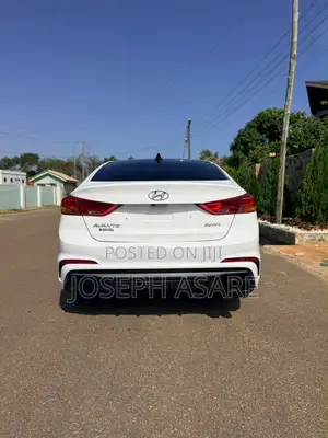Hyundai Avante 2017 White