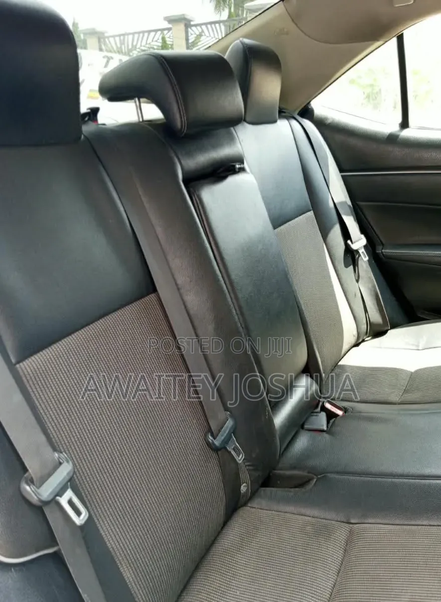 Toyota Corolla 2016 Silver
