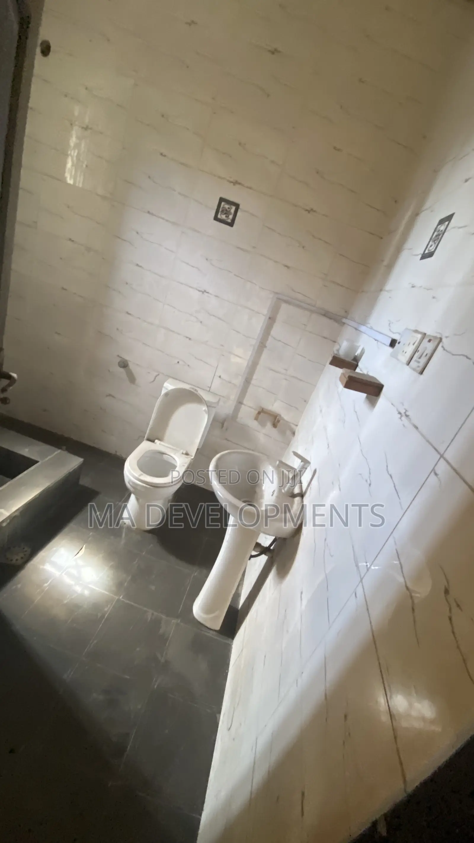 7 Bedroom House Commercial Space for Rent at Achimota
