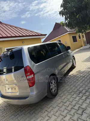 Hyundai Starex 2015 Grey