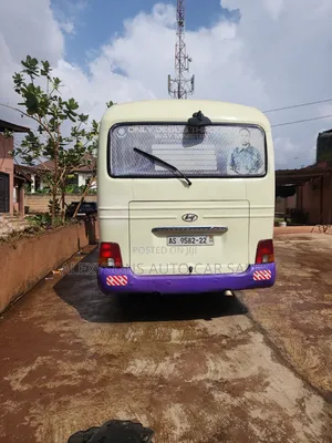 Hyundai County 2010 Yellow