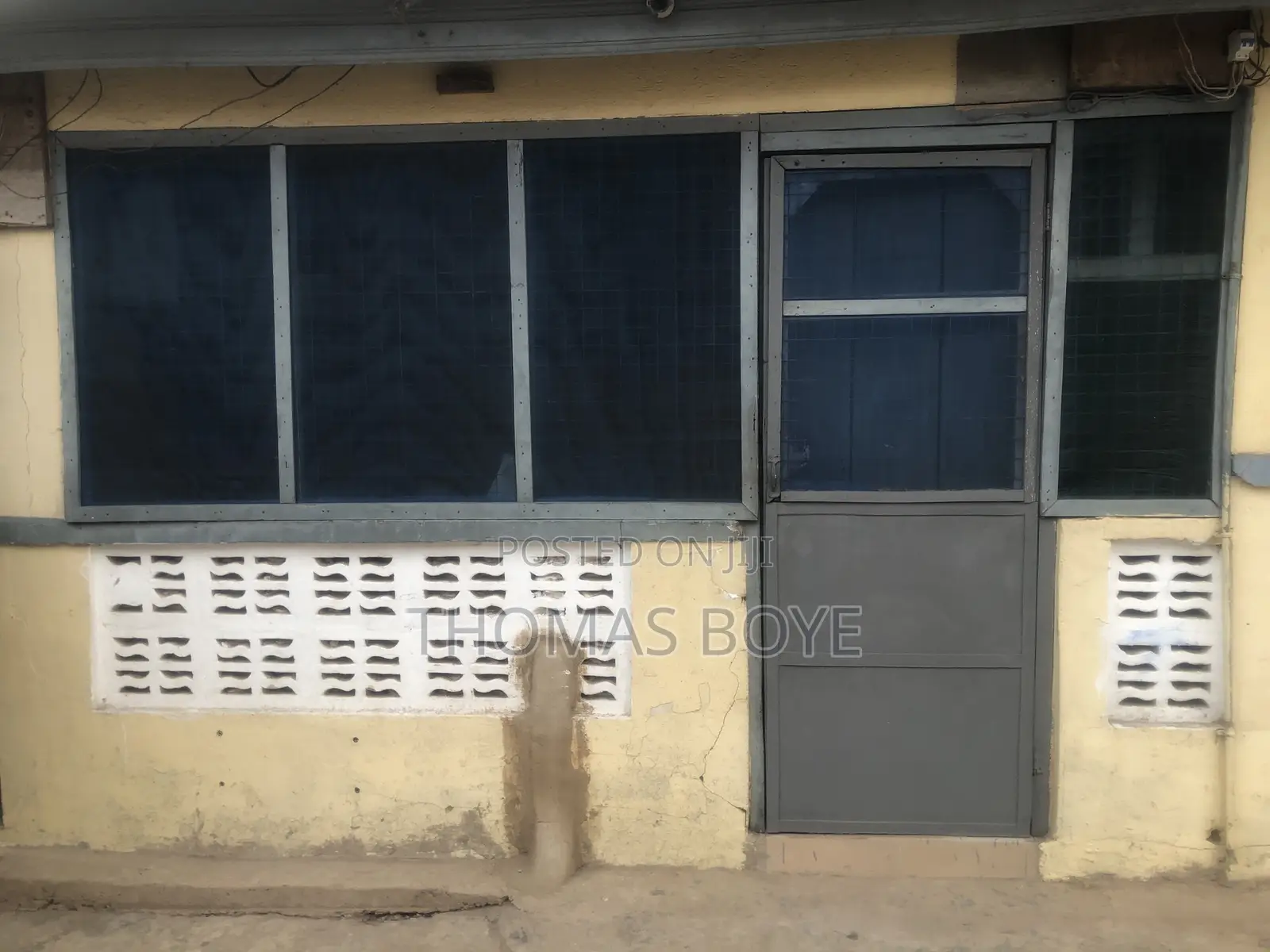 Furnished 1bdrm Room & Parlour in Official Town for rent