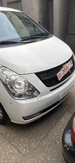 Hyundai Starex 2017 White