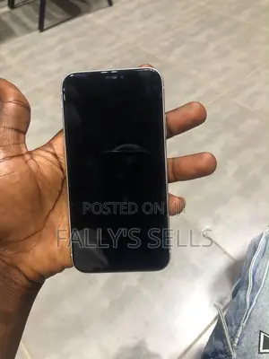 Apple iPhone XR 64 GB White