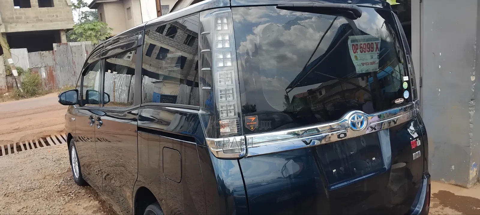 Toyota Voxy Hybrid V 2WD 7-Seater 2014 Black