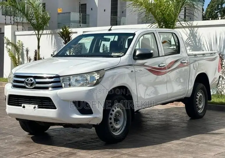 Toyota Hilux 2017 White