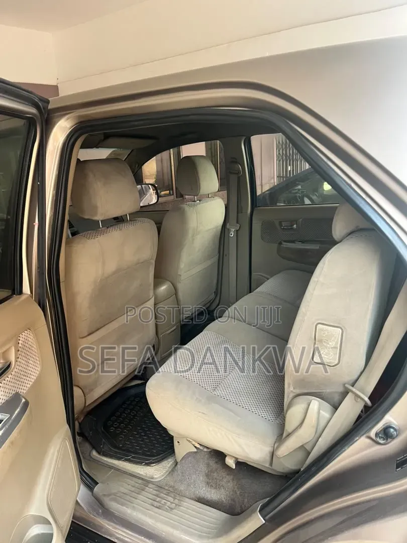 Toyota Fortuner 2.5 D AWD 2009 Gold