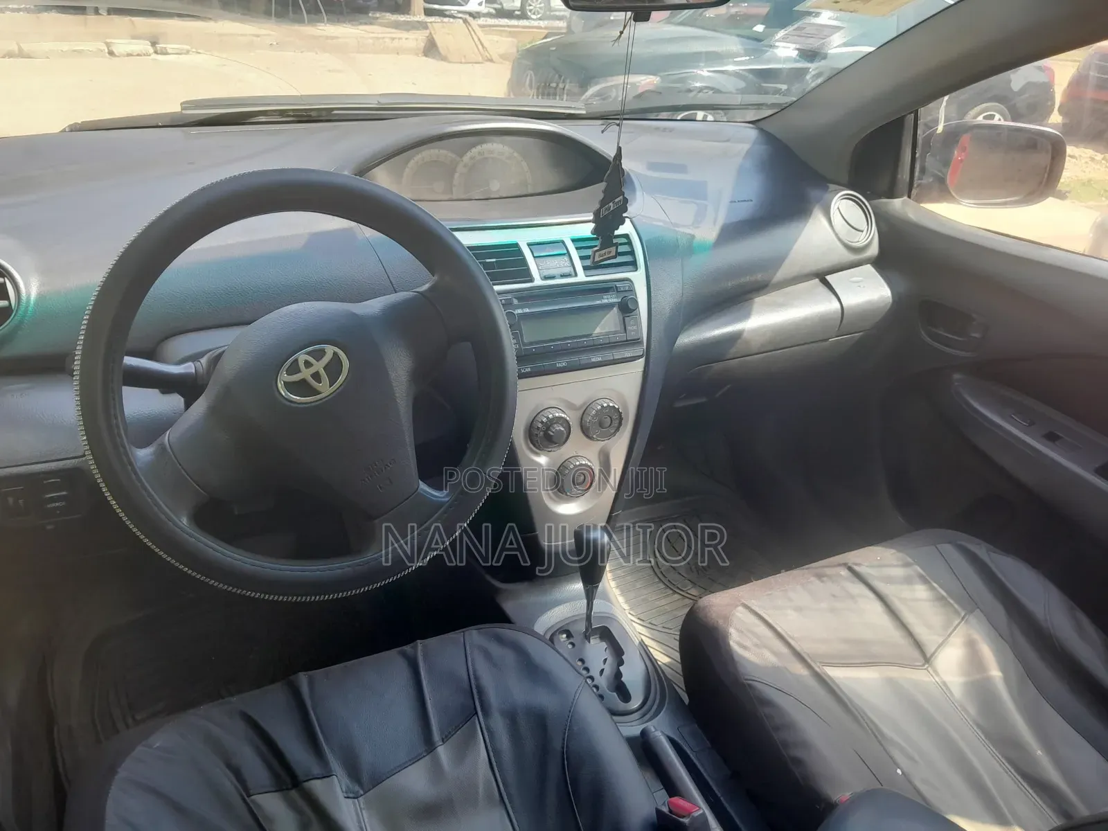 Toyota Yaris 2010 Red