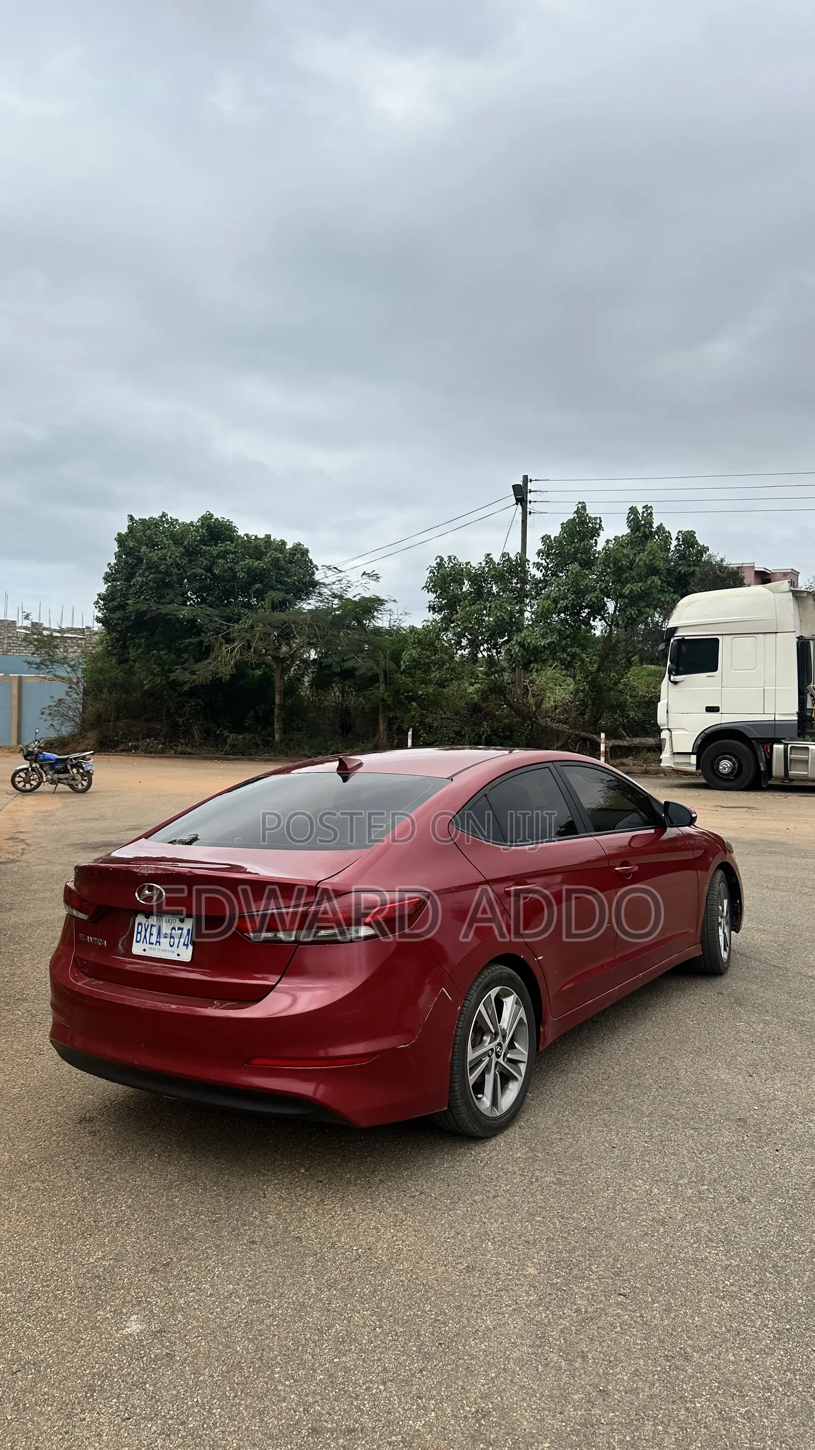 Hyundai Elantra Limited Sedan FWD (2.0L 4cyl 6A) 2017 Red