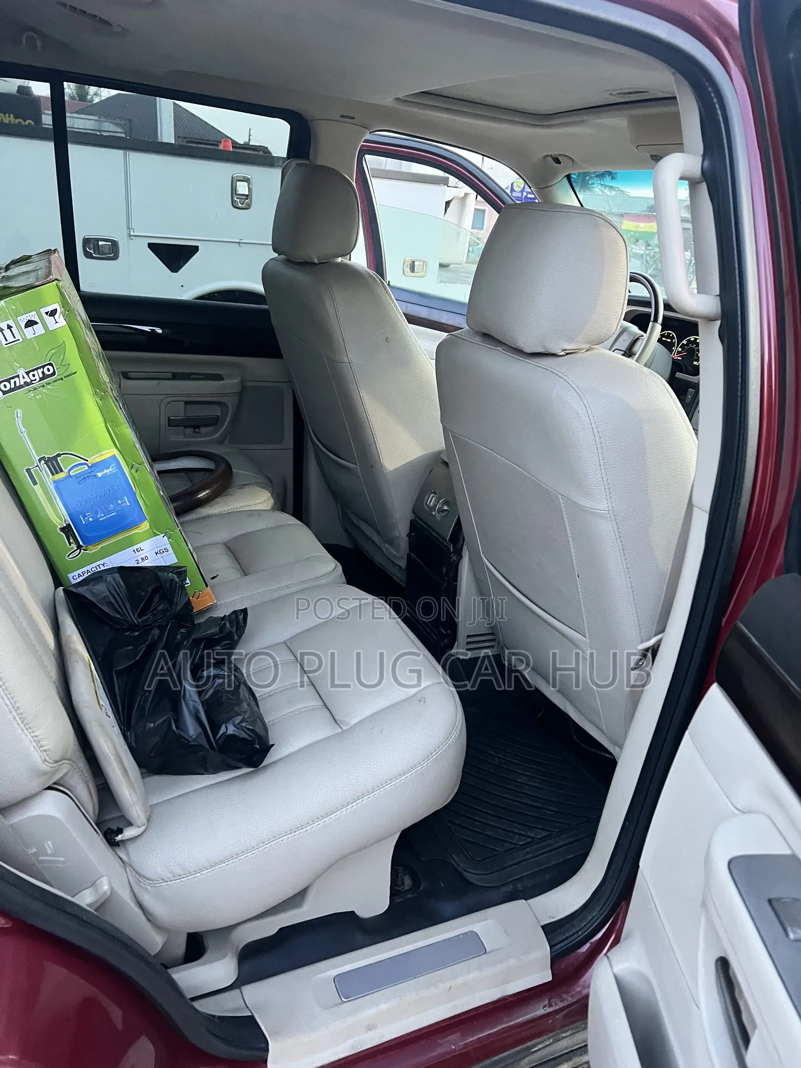 Lincoln Navigator L 2010 Red