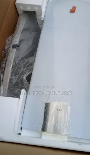 AEG 90CM Kitchen Extractor Hood / Cooker Hood.
