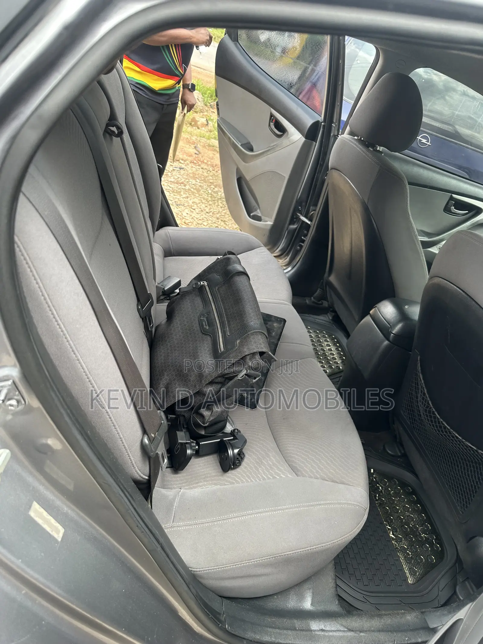 Hyundai Elantra SE 4dr Sedan (1.8L 4cyl 6A) 2015 Gray